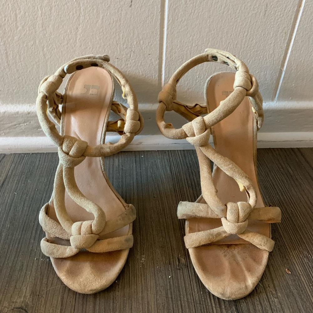 Elegant Tan Women's Strappy Sandals